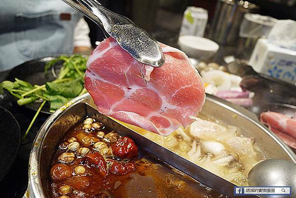 台北火鍋吃到飽【嗨蝦蝦百匯鍋物吃到飽光復店】海鮮控看過來！超狂百種食材799吃到飽！台北松山美食