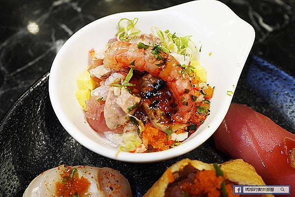 台北火鍋吃到飽【嗨蝦蝦百匯鍋物吃到飽光復店】海鮮控看過來！超狂百種食材799吃到飽！台北松山美食