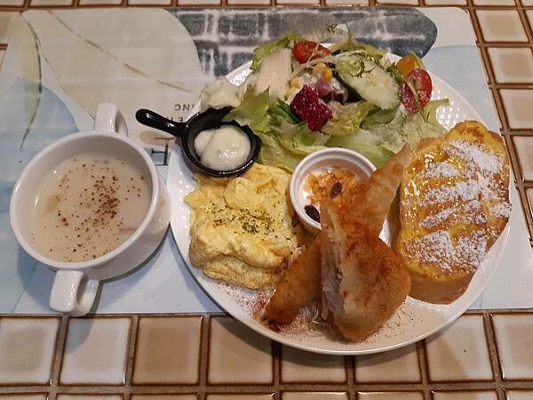 台中早午餐-日常日嚐-小庭園早午餐