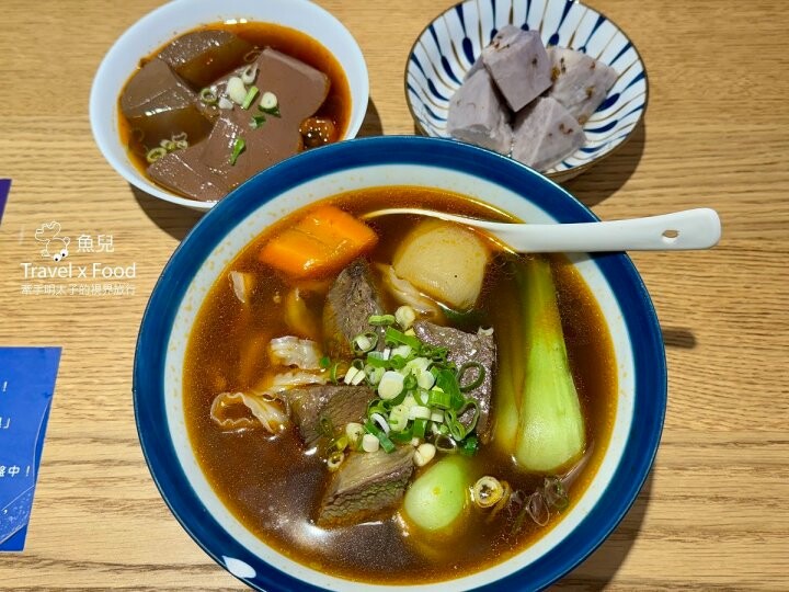 桃園巷弄美食。用家常療癒日常,一起來「飽餐一頓」吃牛肉麵吧! - 魚兒 x 牽手明太子的「視」界旅行