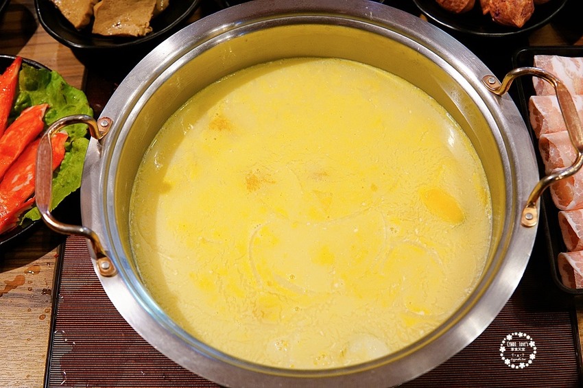 丹水滾鍋物 風生水起店,北屯區火鍋推薦,288元起鍋物套餐,滷味炸物冰淇淋飲料自助吧吃到飽超划算,附設兒童遊戲區親子友善餐廳 - Cyndi loves享食天堂