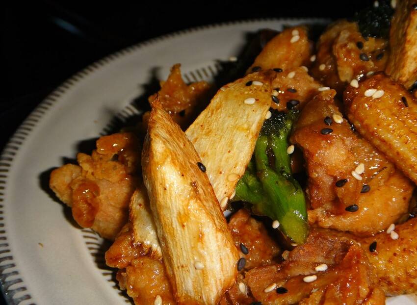 【美食】「隱世餐酒館The Arcadia Bistro」信義區餐酒館推薦，歌手駐唱好歡樂