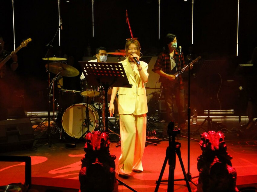 【美食】「隱世餐酒館The Arcadia Bistro」信義區餐酒館推薦，歌手駐唱好歡樂