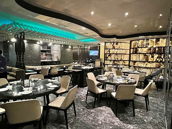 (新莊美食)典華雅聚~窯烤櫻桃鴨二吃、經典粵菜、創意港點樣樣