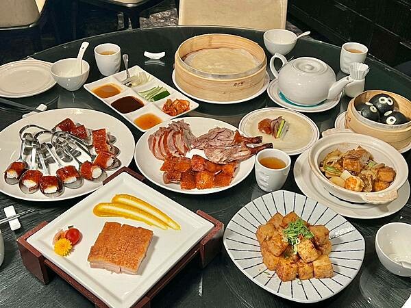 (新莊美食)典華雅聚~窯烤櫻桃鴨二吃、經典粵菜、創意港點樣樣