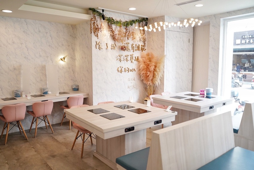 新開幕．網美大理石風平價鍋物推薦『深深蔓逸品鍋物』，異國風味湯頭多達26種選擇，自助吧應有盡有吃到飽，推薦升級三倍肉好滿足！ - 阿華田的美食日記