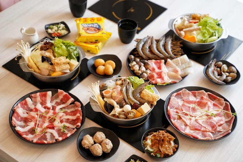 新開幕．網美大理石風平價鍋物推薦『深深蔓逸品鍋物』，異國風味湯頭多達26種選擇，自助吧應有盡有吃到飽，推薦升級三倍肉好滿足！ - 阿華田的美食日記