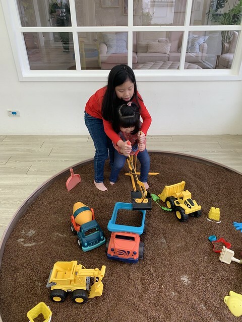 花蓮親子民宿推薦｜山丘洋房｜玻璃屋沙坑遊戲區、游泳池、溜滑梯房｜我喜歡的鄉村風，肯定會再回訪