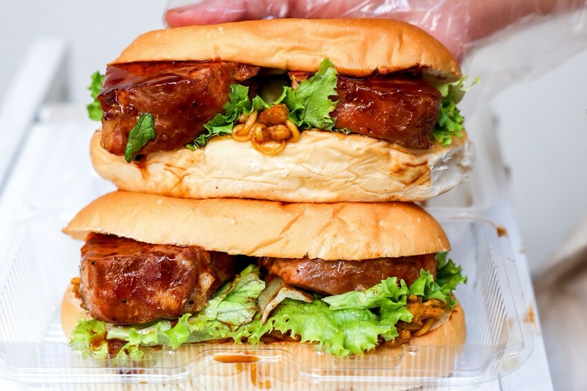 台北市中山區【台北早餐】押果炒麵麵包,菜單新品極.炙燒肉炒麵麵包推薦