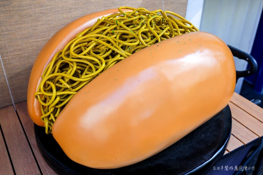 台北市中山區【台北早餐】押果炒麵麵包,菜單新品極.炙燒肉炒麵麵包推薦