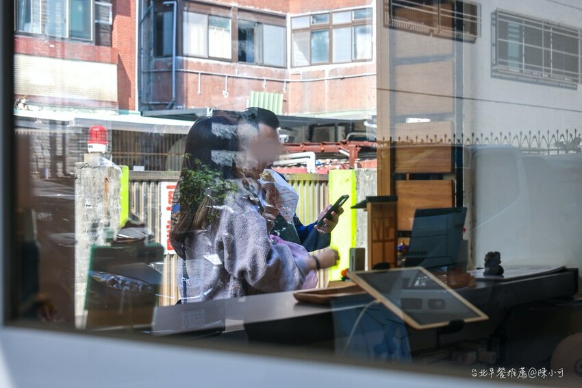 台北市中山區【台北早餐】押果炒麵麵包,菜單新品極.炙燒肉炒麵麵包推薦