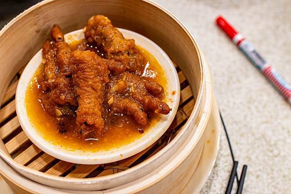 【蘆洲美食】澤字號粿舖-奢侈度爆表！金箔松露口味的現做小籠湯包，還有6種不同顏色的美味燒賣，值得推薦的港式料理店