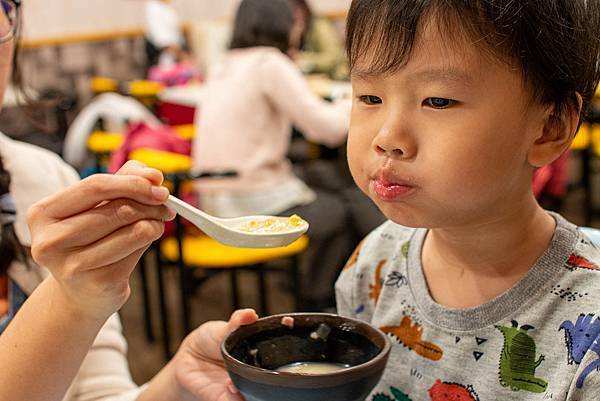 【蘆洲美食】澤字號粿舖-奢侈度爆表！金箔松露口味的現做小籠湯包，還有6種不同顏色的美味燒賣，值得推薦的港式料理店