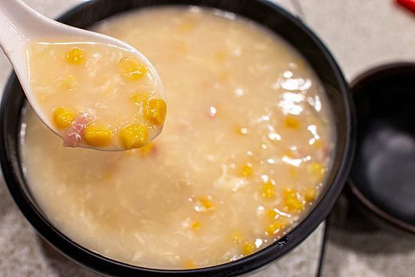 【蘆洲美食】澤字號粿舖-奢侈度爆表！金箔松露口味的現做小籠湯包，還有6種不同顏色的美味燒賣，值得推薦的港式料理店