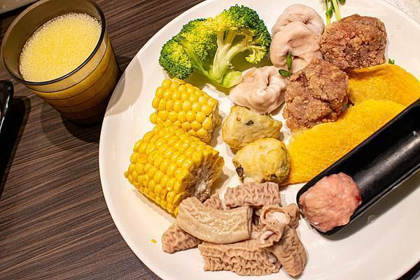 【新莊美食】小鮮鍋新莊店-最低不到370元！超過100種不同食材火鍋吃到飽