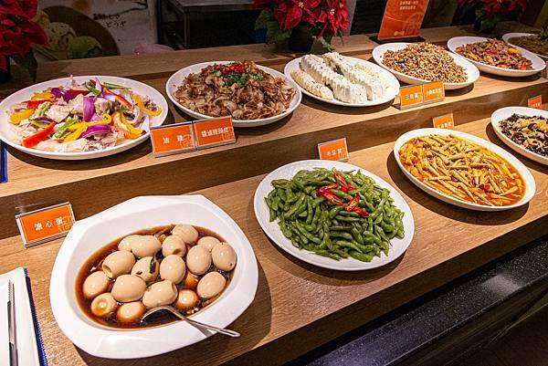 【新莊美食】小鮮鍋新莊店-最低不到370元！超過100種不同食材火鍋吃到飽