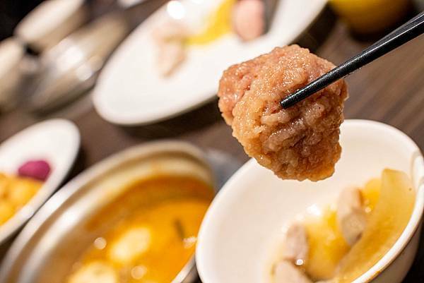 【新莊美食】小鮮鍋新莊店-最低不到370元！超過100種不同食材火鍋吃到飽