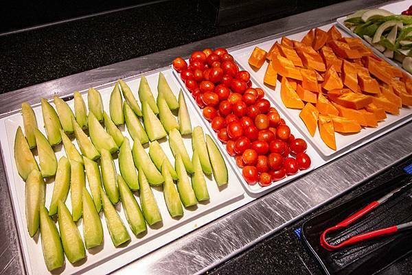 【新莊美食】小鮮鍋新莊店-最低不到370元！超過100種不同食材火鍋吃到飽