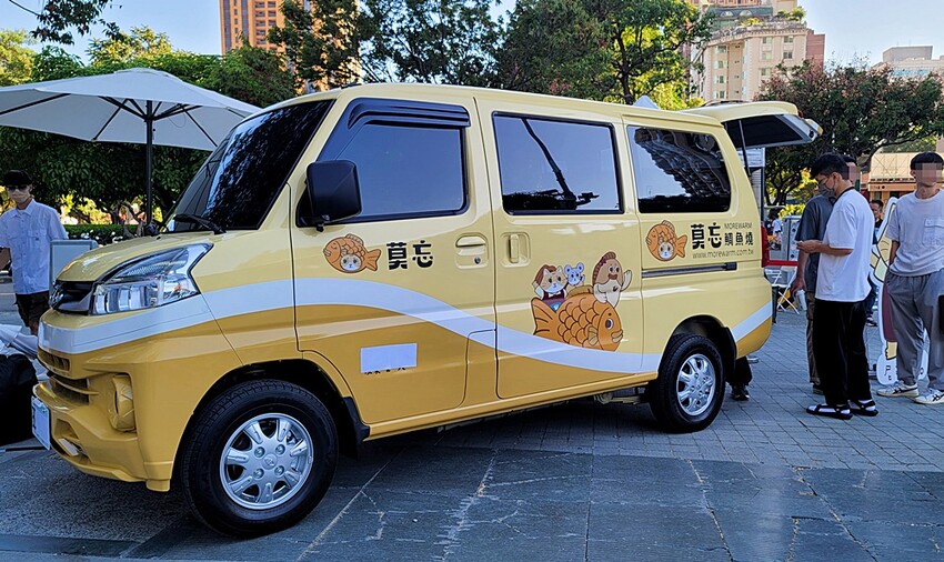 人氣療癒系”莫忘鯛魚燒”推出全新行動餐車，鹹甜口味一咬爆餡，用料實在又美味，將在全台巡迴！！