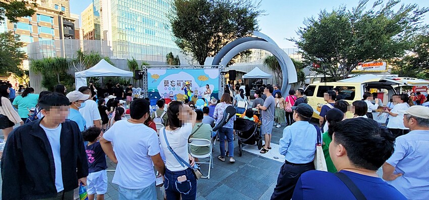 人氣療癒系”莫忘鯛魚燒”推出全新行動餐車，鹹甜口味一咬爆餡，用料實在又美味，將在全台巡迴！！