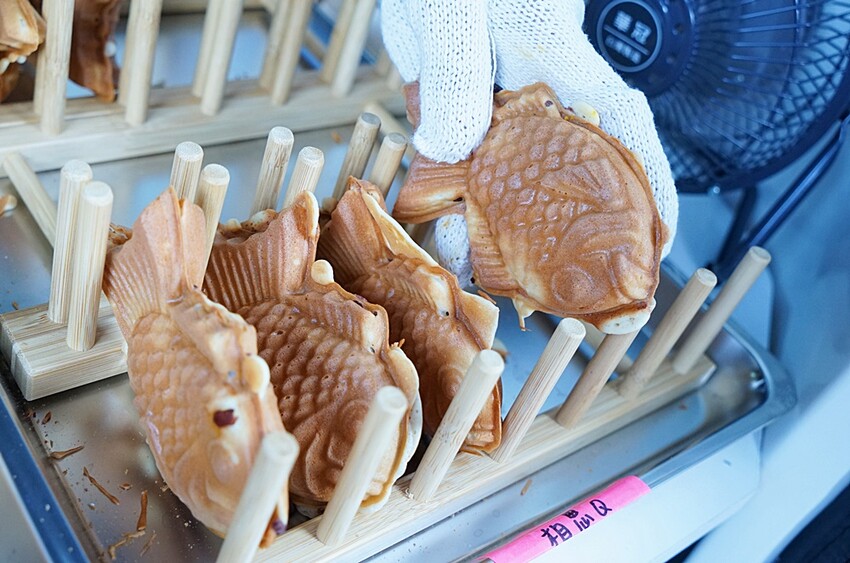 人氣療癒系”莫忘鯛魚燒”推出全新行動餐車，鹹甜口味一咬爆餡，用料實在又美味，將在全台巡迴！！