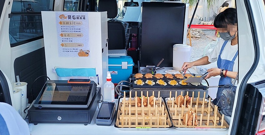 人氣療癒系”莫忘鯛魚燒”推出全新行動餐車，鹹甜口味一咬爆餡，用料實在又美味，將在全台巡迴！！