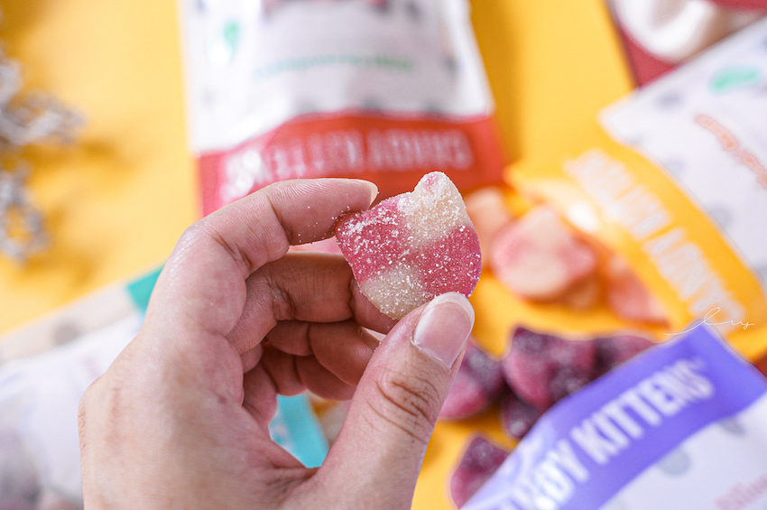 一款素食也能食的軟糖！超可愛貓咪造型，成分天然還有4種口味，不管大小朋友都瘋狂～