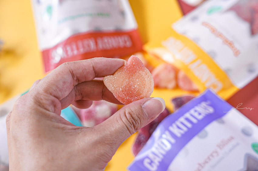 一款素食也能食的軟糖！超可愛貓咪造型，成分天然還有4種口味，不管大小朋友都瘋狂～