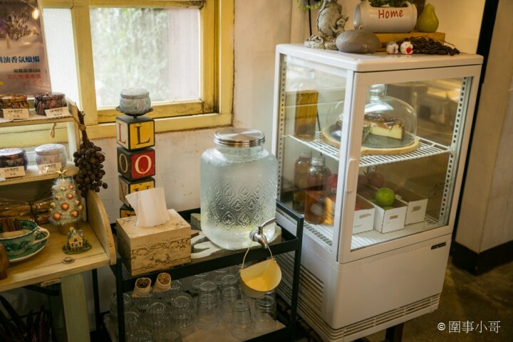 馬祖新村美食-YA bistro，一間集美味餐點與優閒氛圍於一身的法式鄉村餐館。如果在馬祖新村逛累了，來YA坐坐吧。桃園中壢美食推薦 @圍事小哥的幸福相框