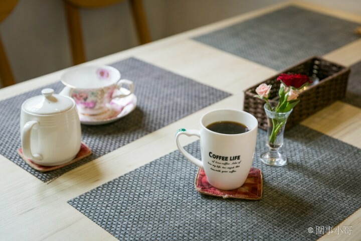 馬祖新村美食-YA bistro，一間集美味餐點與優閒氛圍於一身的法式鄉村餐館。如果在馬祖新村逛累了，來YA坐坐吧。桃園中壢美食推薦 @圍事小哥的幸福相框