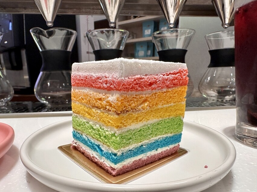 台北。信義︱市政府站:torajastar cafe手工單孔咖啡沖泡座︱簡餐蛋糕下午茶的好地方︱信義新光三越