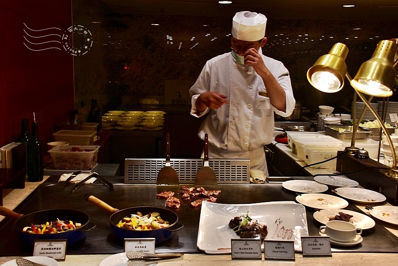 台南：大億麗緻酒店，共同市場自助餐廳晚餐、早餐