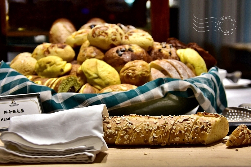 台南：大億麗緻酒店，共同市場自助餐廳晚餐、早餐