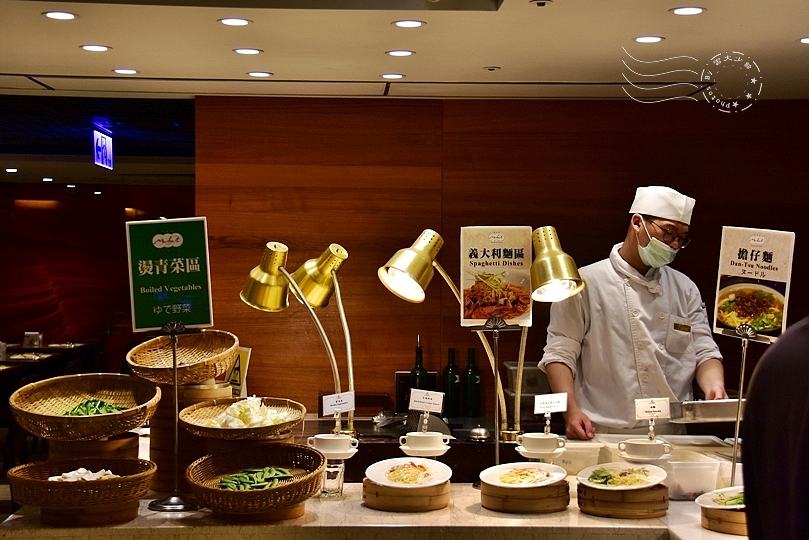 台南：大億麗緻酒店，共同市場自助餐廳晚餐、早餐