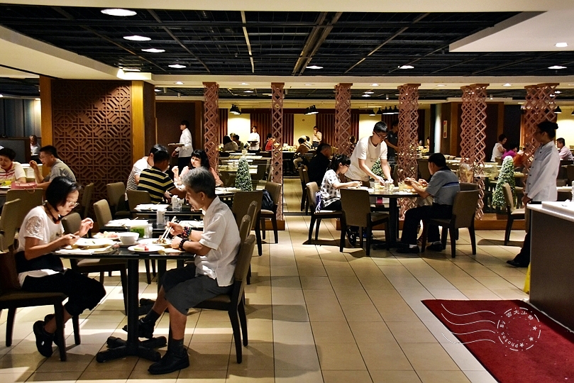 台南：大億麗緻酒店，共同市場自助餐廳晚餐、早餐