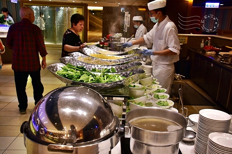 台南：大億麗緻酒店，共同市場自助餐廳晚餐、早餐