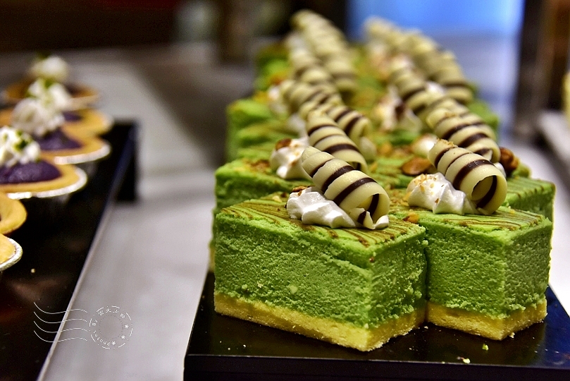 台南：大億麗緻酒店，共同市場自助餐廳晚餐、早餐