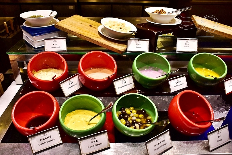 台南：大億麗緻酒店，共同市場自助餐廳晚餐、早餐