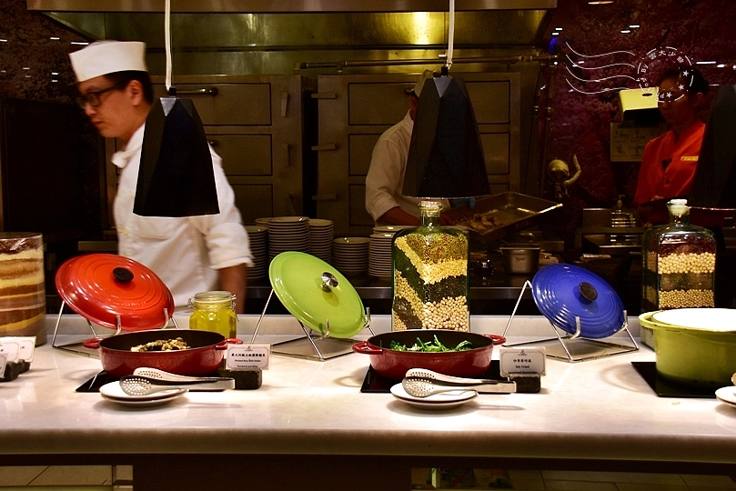 台南：大億麗緻酒店，共同市場自助餐廳晚餐、早餐