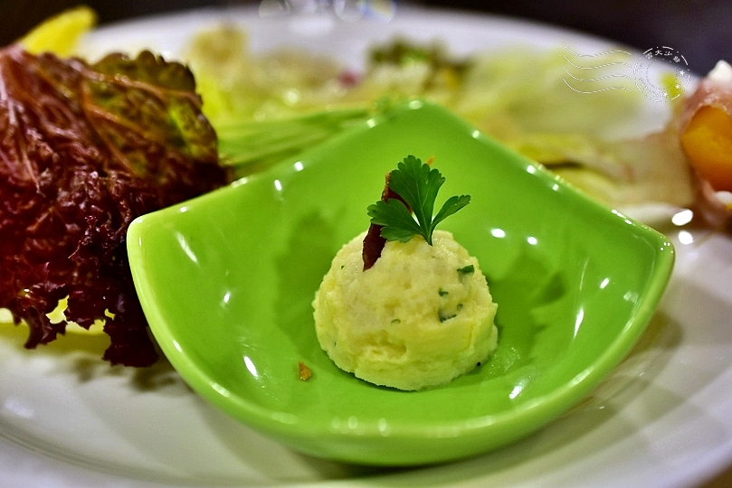 台南：大億麗緻酒店，共同市場自助餐廳晚餐、早餐