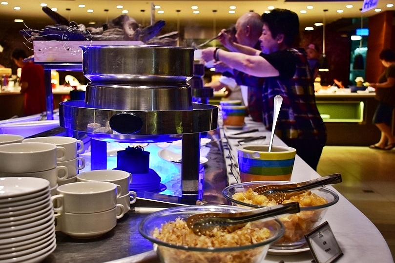 台南：大億麗緻酒店，共同市場自助餐廳晚餐、早餐