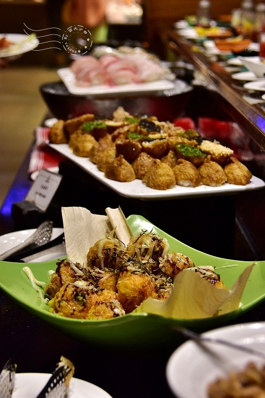 台南：大億麗緻酒店，共同市場自助餐廳晚餐、早餐