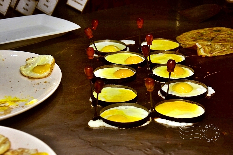 台南：大億麗緻酒店，共同市場自助餐廳晚餐、早餐