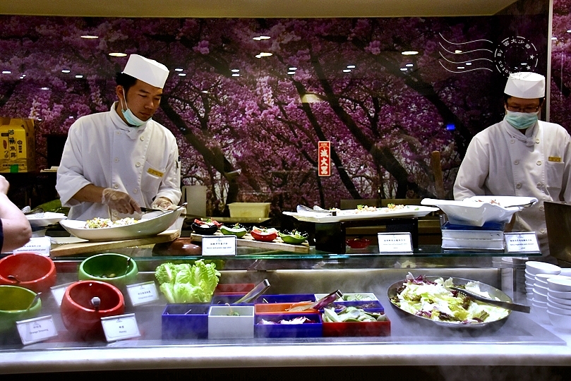 台南：大億麗緻酒店，共同市場自助餐廳晚餐、早餐