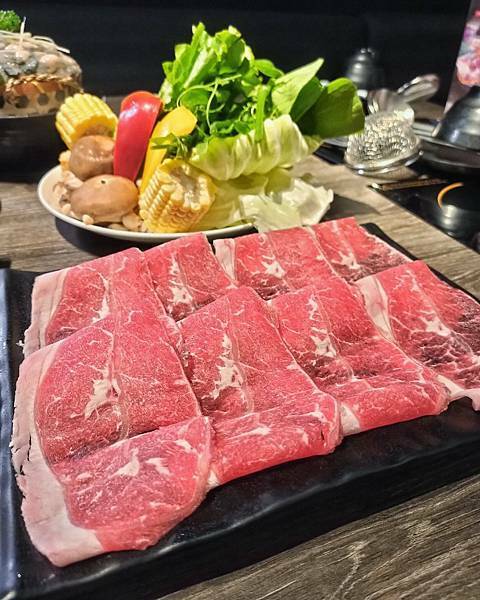 【台北中山】千荷田蔬食百匯涮涮鍋 長安店，新開幕，新店報報，米塔集團品牌，蔬食吃到飽只要$268，平日套餐只要368起