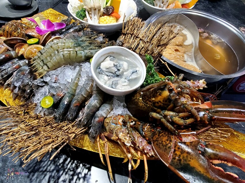 桃園南崁火鍋店進門先送一盤肉，還有自助吧免費吃到飽！壽喜牛飯豪好吃 | 哪哪麻