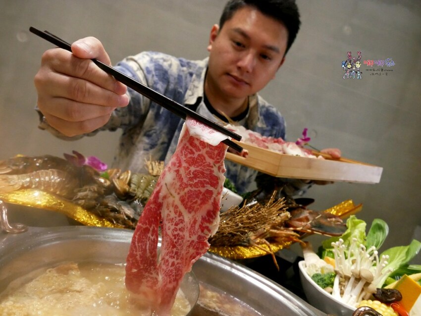 桃園南崁火鍋店進門先送一盤肉，還有自助吧免費吃到飽！壽喜牛飯豪好吃 | 哪哪麻