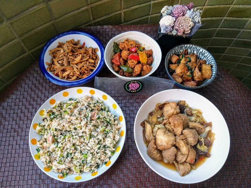 【美食】東區餐酒館推薦「Chao・炒炒蔬食熱炒」東區蔬食餐酒館,冷凍即食包推薦、宅配蔬食料理包推薦