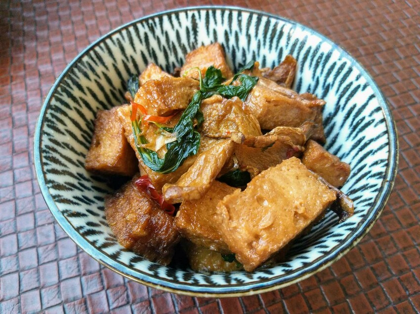 【美食】東區餐酒館推薦「Chao・炒炒蔬食熱炒」東區蔬食餐酒館,冷凍即食包推薦、宅配蔬食料理包推薦