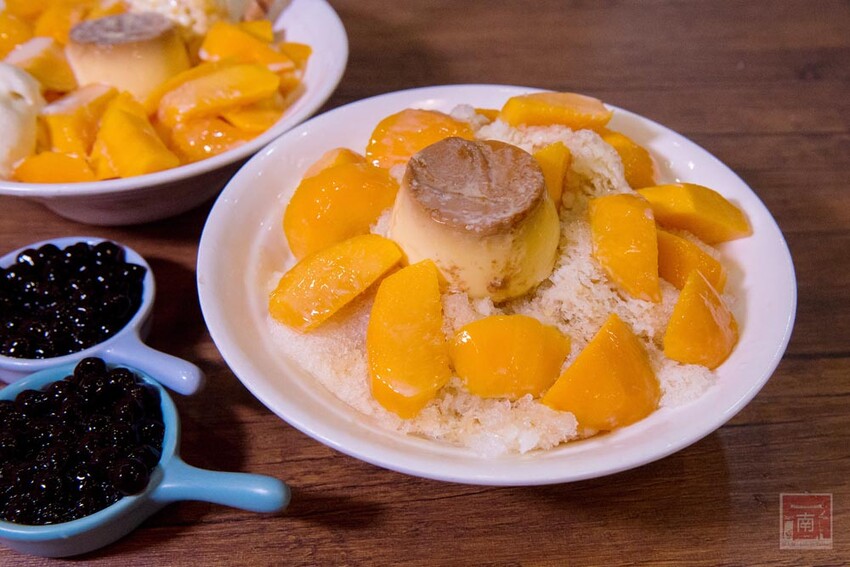 【臺南美食】滿滿古早味的番茄及綜合水果切盤,季節限定芒果雪花冰搭配莫凡比冰淇淋,還有隱藏版冰品~品馨冰菓室 - 南人幫